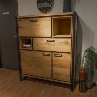 Henders & Hazel Metalo